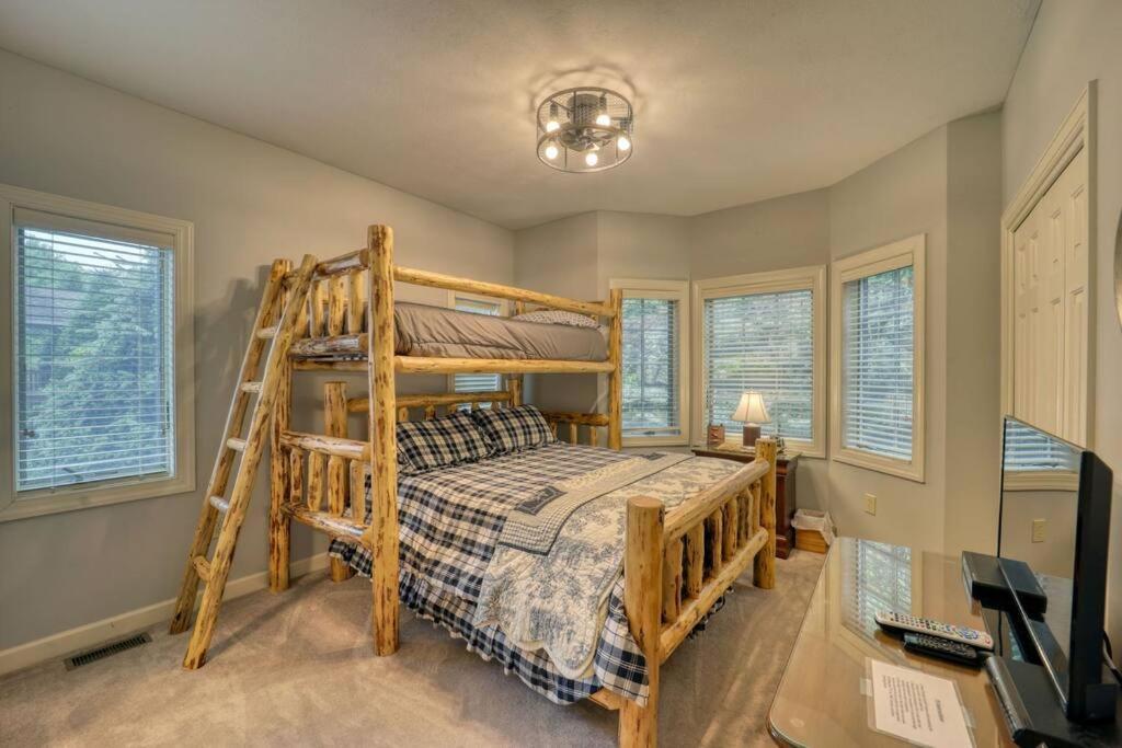 Bucket List Views Sugar Mountain Private Condo - 2Bed, 2Bath, Sleeps 6, Panoramic Views Of Mountains From Large Deck, Short Drive To Shopping, Restaurants, Cafes & Banner Elk Town Екстер'єр фото