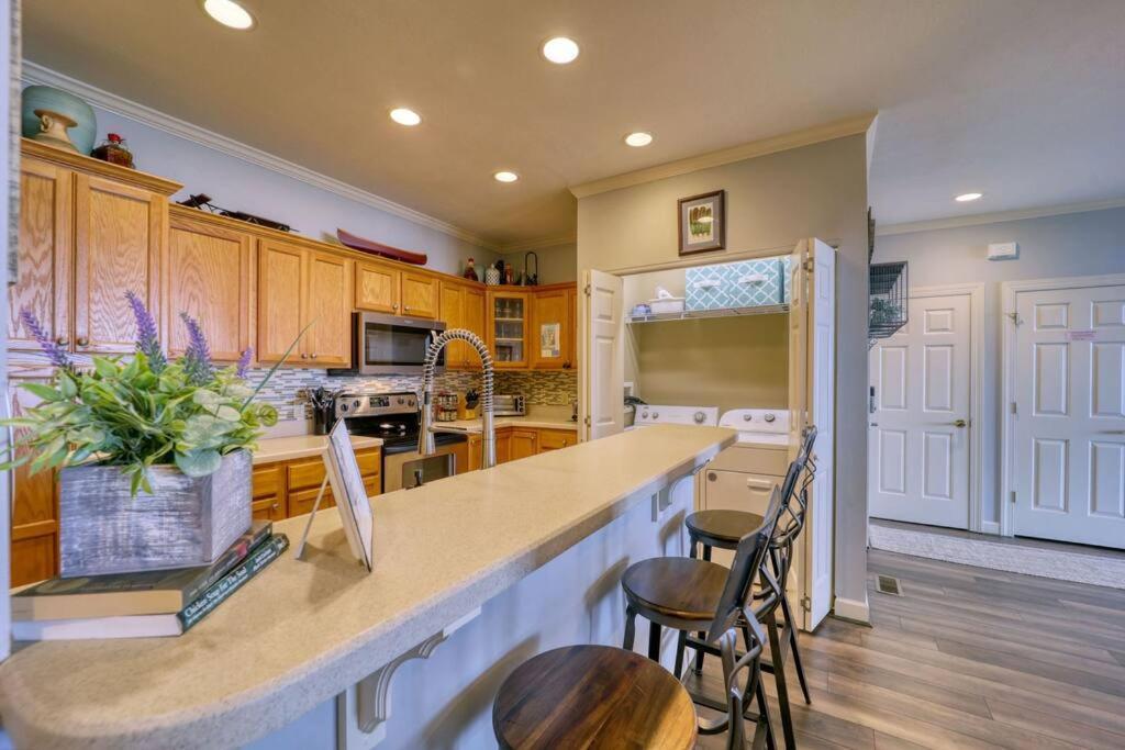 Bucket List Views Sugar Mountain Private Condo - 2Bed, 2Bath, Sleeps 6, Panoramic Views Of Mountains From Large Deck, Short Drive To Shopping, Restaurants, Cafes & Banner Elk Town Екстер'єр фото